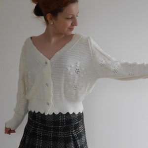 White romantic cardigan Nice knit V neck crop cardigan MEDIUM