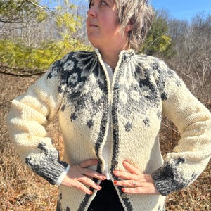 Vintage Size L Hand Knit Cream and Grey Fair Isle Wool Cardigan with Decorative Buttons